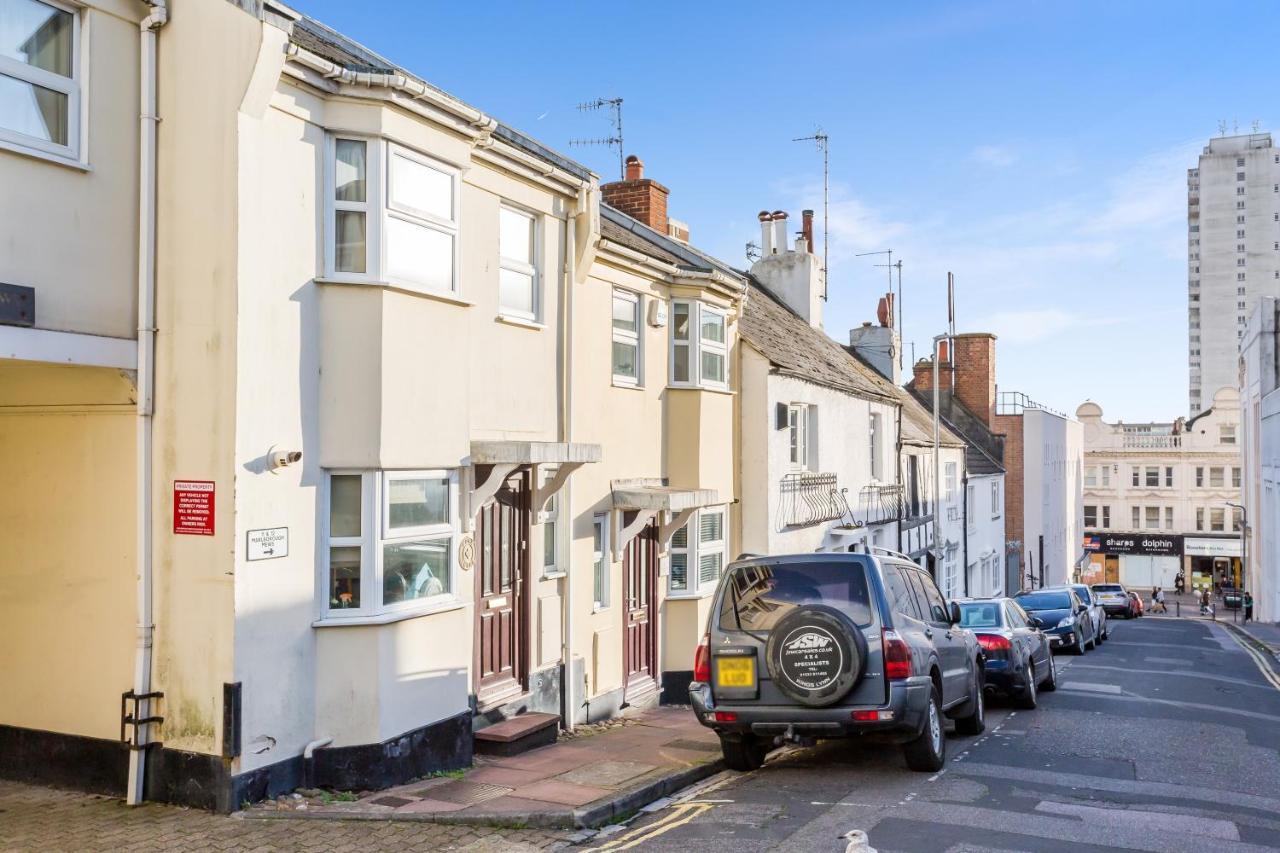 Modern Mews House With Free Parking Space, And Patio By Huluki Sussex Stays Brighton Bagian luar foto